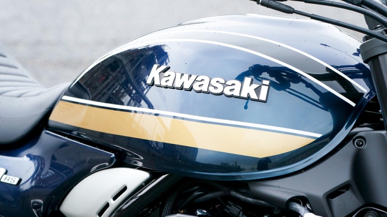 22 カワサキZ900RS”青玉虫”を撮り下ろし！【不滅のフォルムが引き立つ