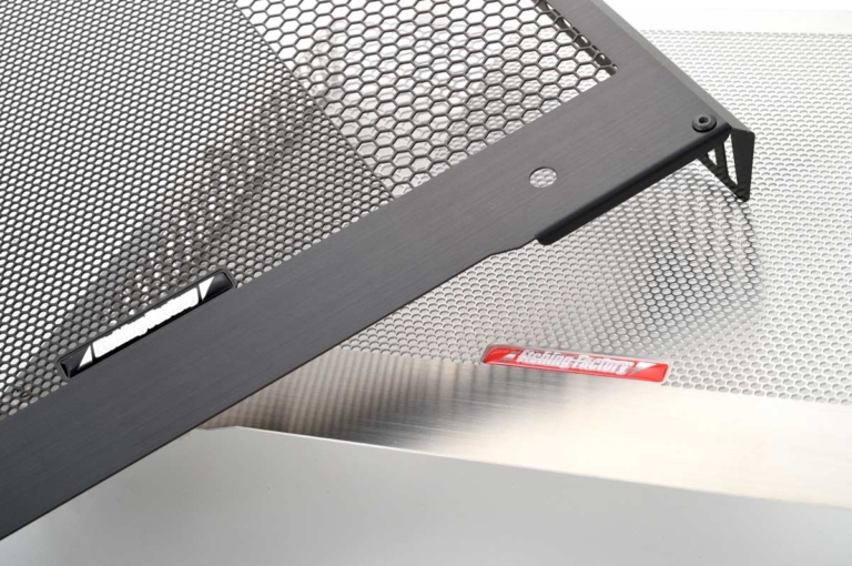 エッチングファクトリー|レブル1100/DCT用ラジエターコアガードタイプA|色|レブル1100のラジエターを保護するステンレス製ラジエターコアガード〈エッチングファクトリー〉