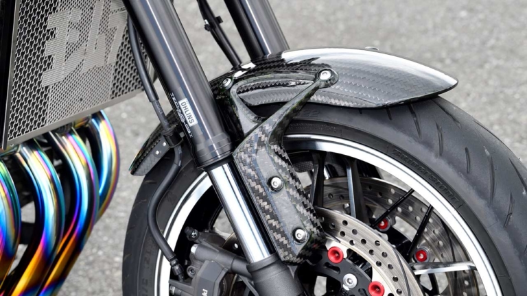 カーボン外装類|ヨシムラに聞く:カワサキ「Z900RS」という存在【超一流ブランドを動かした稀代のモデル】