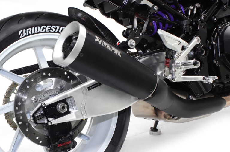 アクラポビッチ 政府認証マフラー スリップオンライン|厳選!カワサキ「Z900RS」マフラー情報局【前編】カスタムパーツの王道を総チェック!!