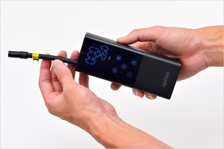 キジマ スマートエアポンプJP01|電動エアポンプ「スマートエアポンプJP01」試用インプレッション【直感的に操作可。測定値は正確だ】