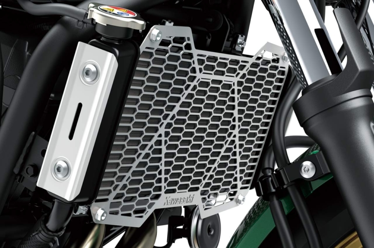 カワサキZ650RS|ラジエーターコアガード|各機能パーツも’70年代Zスタイル再現! 新型カワサキZ650RSディテール解説〈主要装備&アクセサリー編〉