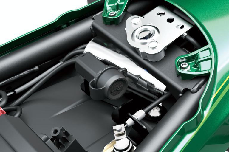カワサキZ650RS|USBソケット|各機能パーツも’70年代Zスタイル再現! 新型カワサキZ650RSディテール解説〈主要装備&アクセサリー編〉