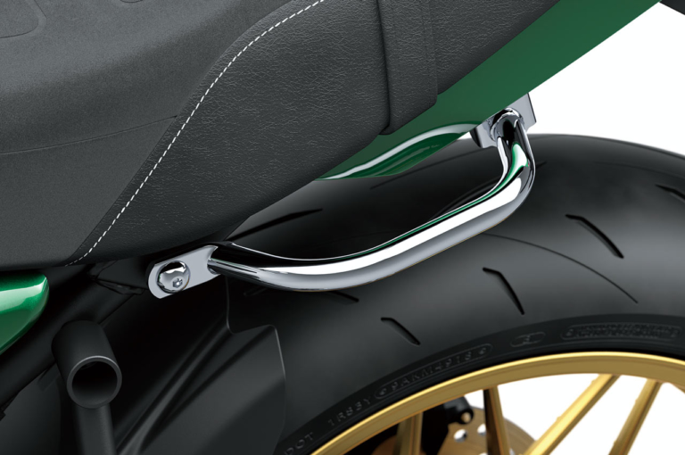 カワサキZ650RS|アシストグリップ|各機能パーツも’70年代Zスタイル再現! 新型カワサキZ650RSディテール解説〈主要装備&アクセサリー編〉