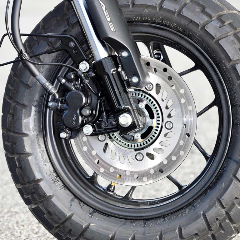 ホンダ モンキー125|フロントまわり|ホンダ新型モンキー125&スーパーカブC125インプレッション【車両比較編:新規制対応モデルチェンジ】