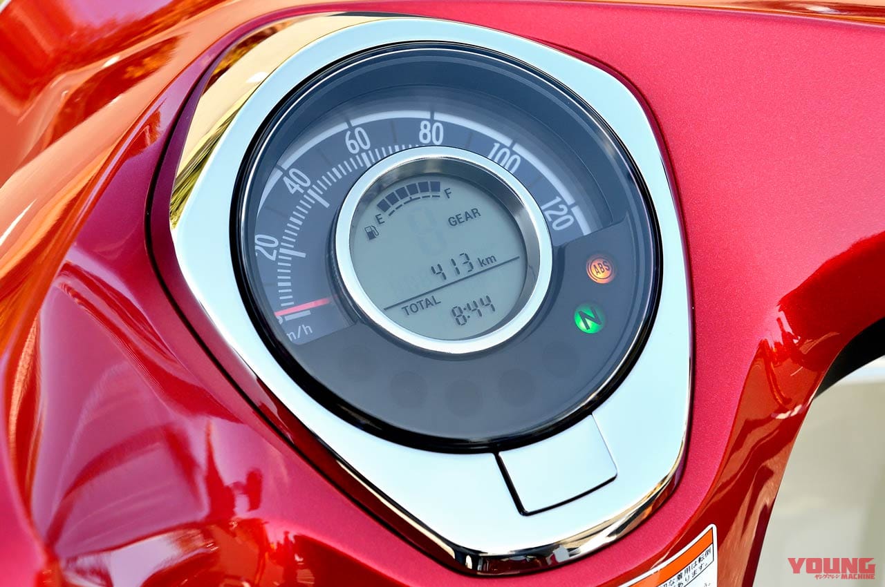 ホンダ スーパーカブC125|メーターパネル|ホンダ新型モンキー125&スーパーカブC125インプレッション【車両比較編:新規制対応モデルチェンジ】