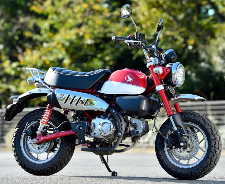 ホンダ モンキー125|ホンダ新旧モンキー125徹底比較試乗インプレ【力強さの旧型/上質さの新型】