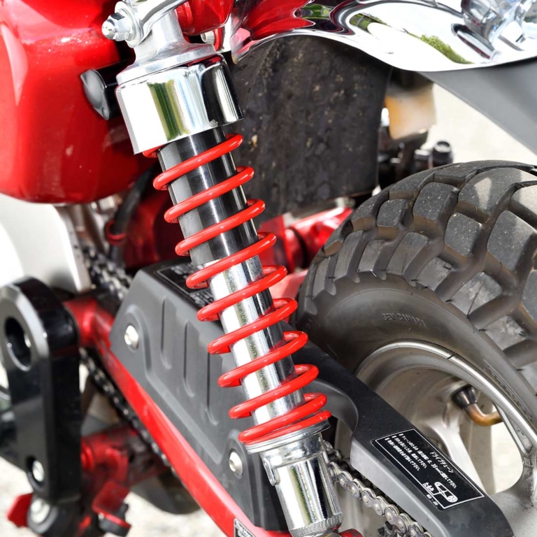 '20 ホンダ モンキー125|リヤショック|ホンダ新旧モンキー125徹底比較試乗インプレ【力強さの旧型/上質さの新型】