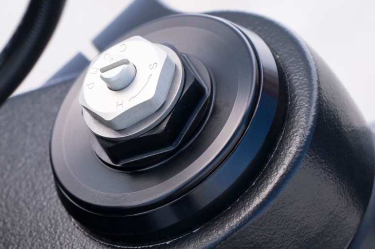 ハーレーダビッドソン スポーツスターS|サスペンション|次世代型ハーレーの実力やいかに!? 新型水冷「スポーツスターS」試乗インプレッション〈車体チェック編〉