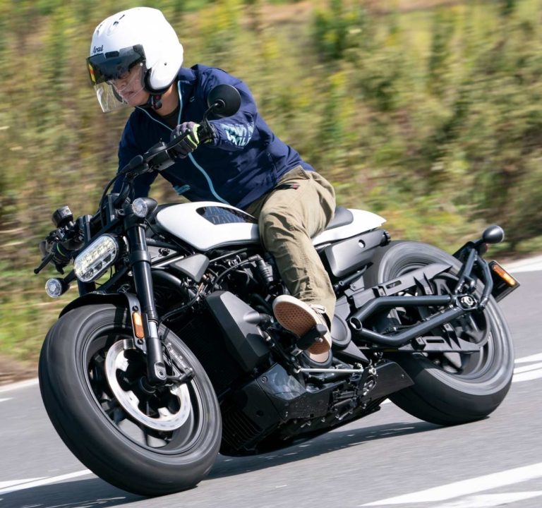 ハーレーダビッドソン スポーツスターS|ハーレー従来型スポーツスターオーナーは”新生スポーツスターS”をどう見る?【スポ好き編集部員も参戦】