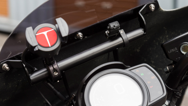 ホンダレブル1100|キジマ カスタム|テックマウント Tグリップバー&クランプ|USBポートKIT タイプA規格|レブル1100の利便性とドレスアップをハイレベルで仕上げるキジマカスタム