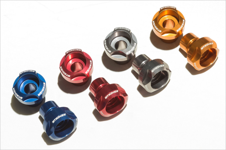 ストライカー リアスタンドフック|最新おすすめカスタムパーツ×8選【ヨシムラGSX-S1000スリップオン/デイトナGB350チェンジペダルキットetc.】