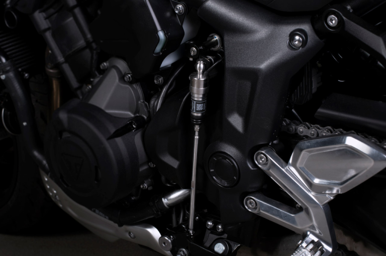 トライアンフ トライデント660|トライアンフ トライデント660再検証インプレ【3気筒エンジンの高揚感は唯一無二!】