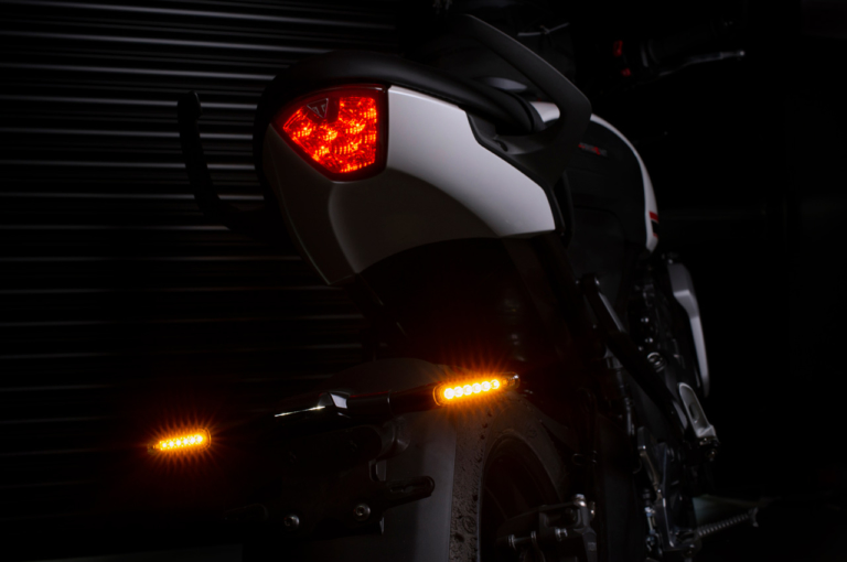 トライアンフ トライデント660|トライアンフ トライデント660再検証インプレ【3気筒エンジンの高揚感は唯一無二!】