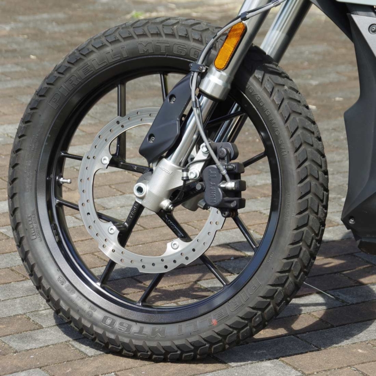 電動バイク|ゼロモーターサイクルズDS|フロントブレーキ|パワフルな電動デュアルパーパスバイク「ゼロモーターサイクルズDS」試乗インプレッション