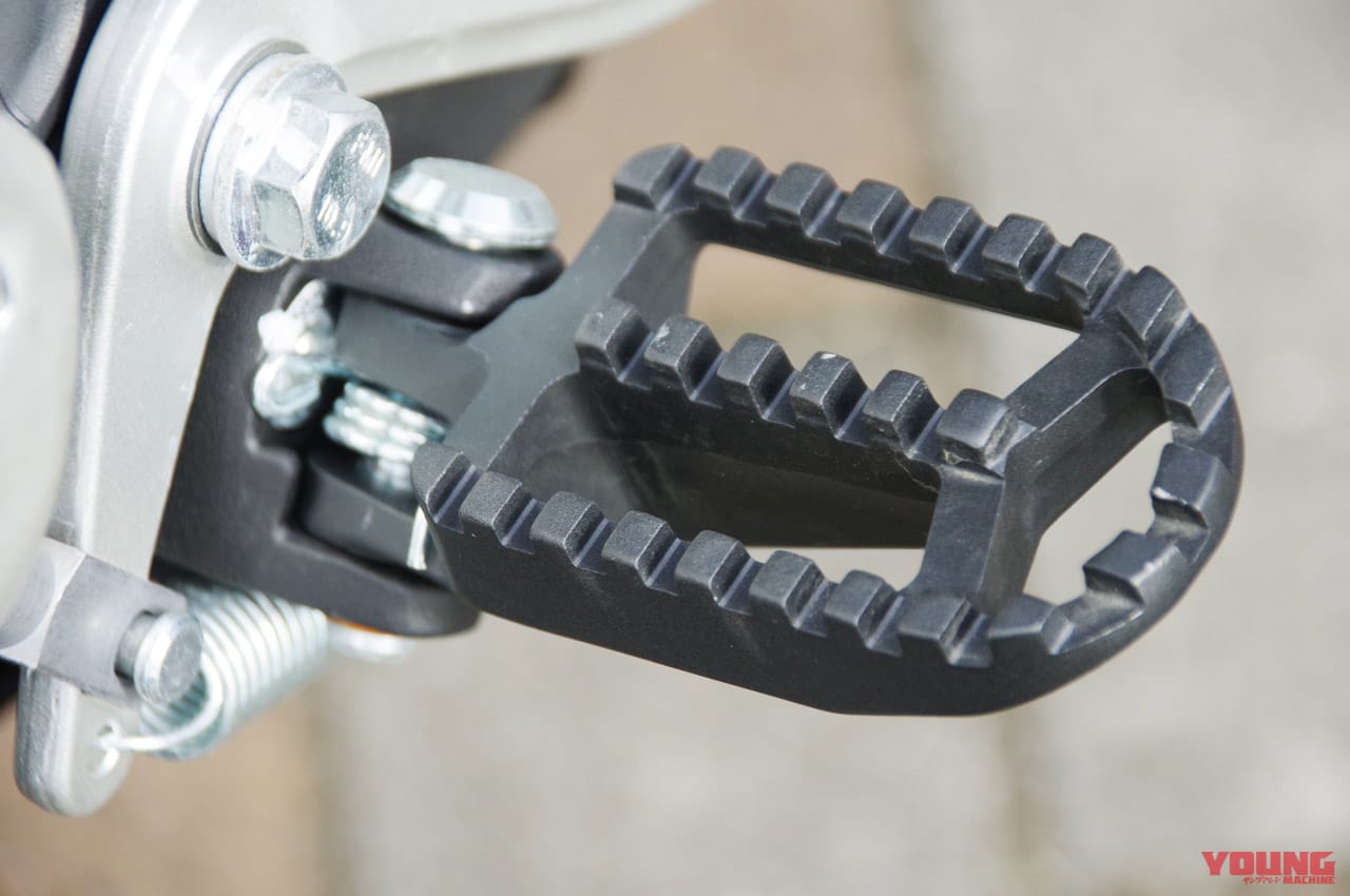 電動バイク|ゼロモーターサイクルズ DS|フットペグ|パワフルな電動デュアルパーパスバイク「ゼロモーターサイクルズDS」試乗インプレッション