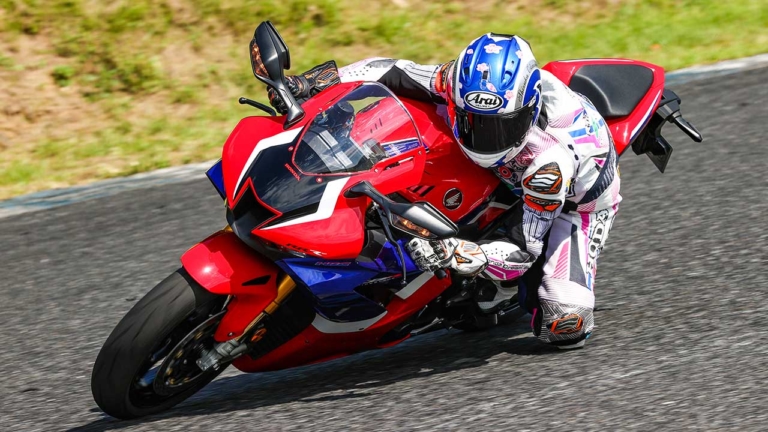 岡崎静夏のホンダCBR1000RR-R SP試乗インプレ【高性能をモノにする挑戦は宇宙空間への冒険のよう】