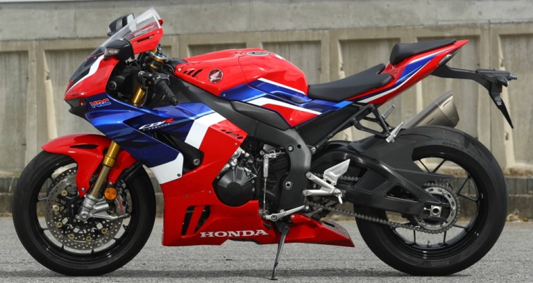 ホンダ CBR1000RR-RファイアーブレードSP|スタイリング|岡崎静夏のホンダCBR1000RR-R SP試乗インプレ【高性能をモノにする挑戦は宇宙空間への冒険のよう】