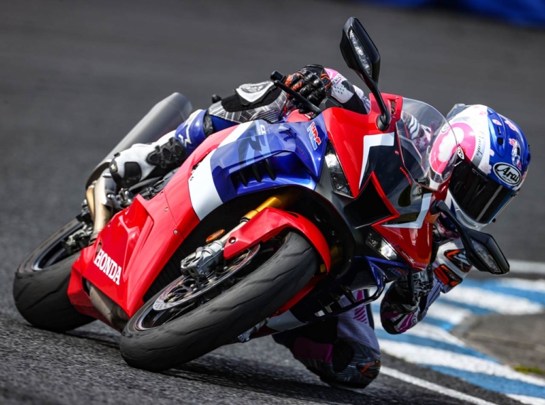 ホンダ CBR1000RR-RファイアーブレードSP|岡崎静夏|岡崎静夏のホンダCBR1000RR-R SP試乗インプレ【高性能をモノにする挑戦は宇宙空間への冒険のよう】