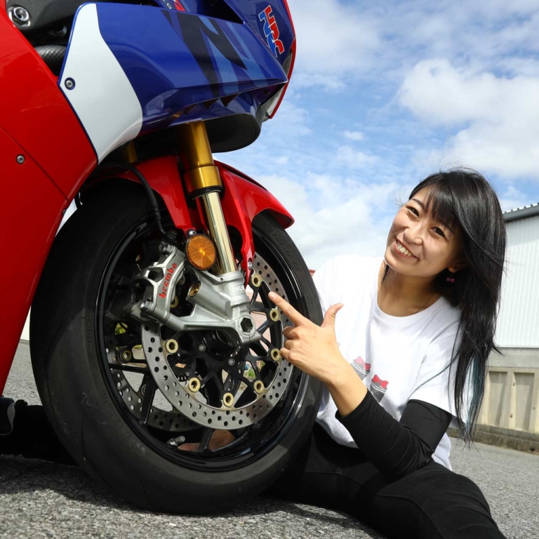 ホンダ CBR1000RR-RファイアーブレードSP|岡崎静夏|電子制御サスペンション|岡崎静夏のホンダCBR1000RR-R SP試乗インプレ【高性能をモノにする挑戦は宇宙空間への冒険のよう】