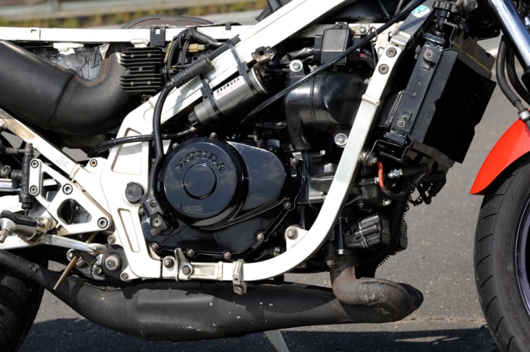 ホンダ NS400R|’80s国産名車「ホンダNS400R」再見【GP500の思想を反映したV3レプリカ】