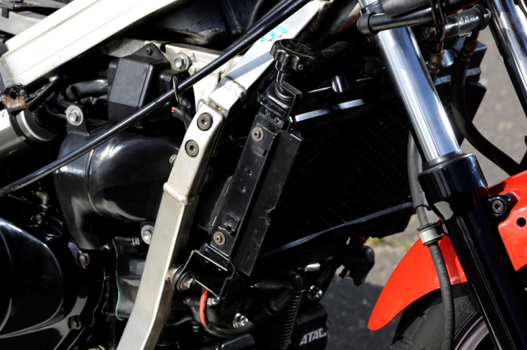 ホンダ NS400R|’80s国産名車・ホンダNS400R完調メンテナンス【弱点というべき要素はほとんど存在せず】