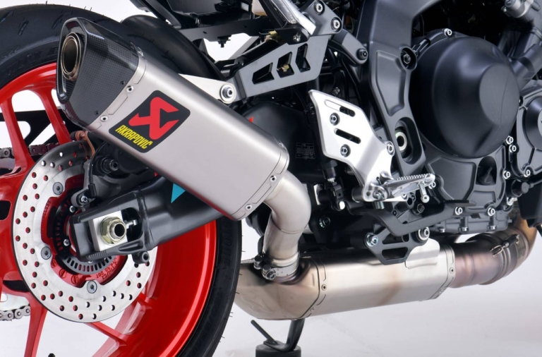 プロトカスタム|’21~ヤマハMT-09/SP|アクラポヴィッチ レーシングラインチタン JMCA|MT-09/SPカスタム:ツーリングの快適性と運動性能を無理なく両立〈プロトカスタムダイバー〉