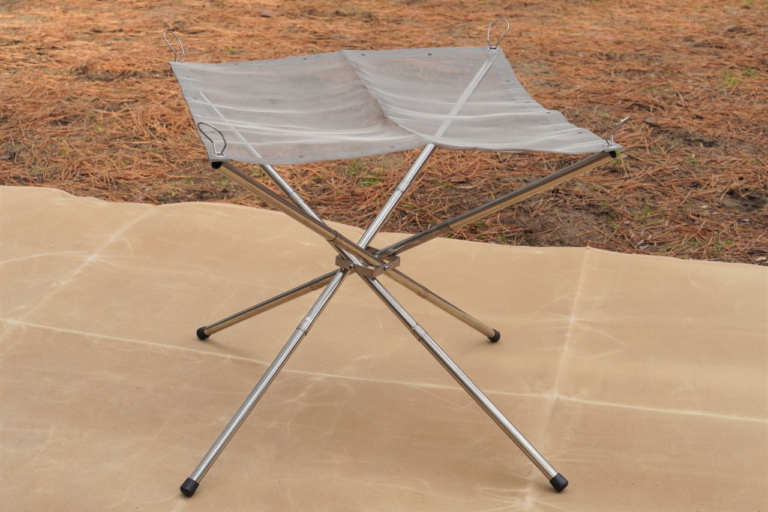 ワークマン|キャンプ|焚き火|【ワークマン・キャンプ用品】焚き火用アイテムが全部揃う! 焦げないウエアはやっぱり安心