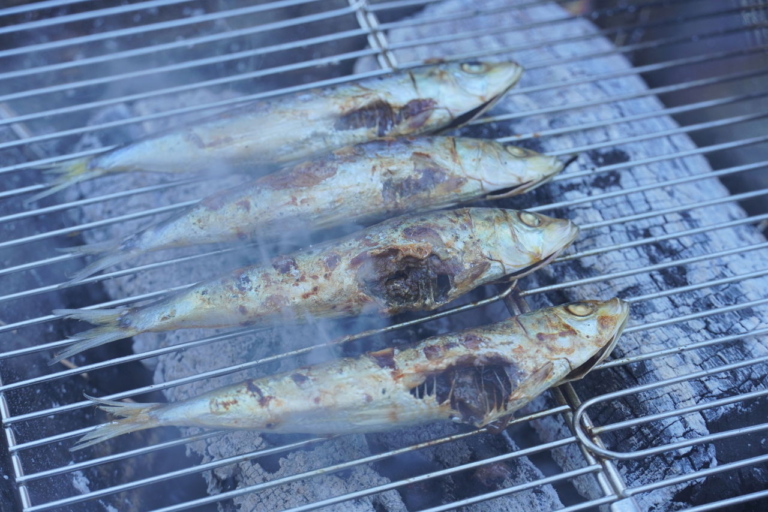 ワークマン|キャンプ|焚き火|【ワークマン・キャンプ用品】焚き火用アイテムが全部揃う! 焦げないウエアはやっぱり安心