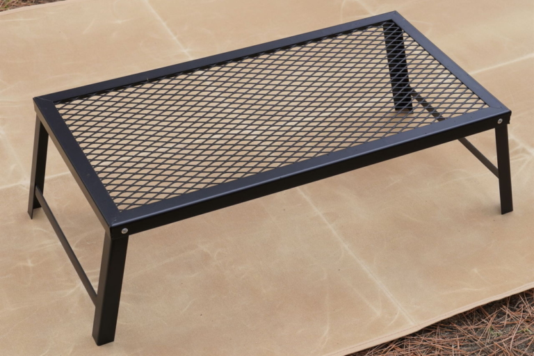 ワークマン|キャンプ|焚き火|【ワークマン・キャンプ用品】焚き火用アイテムが全部揃う! 焦げないウエアはやっぱり安心