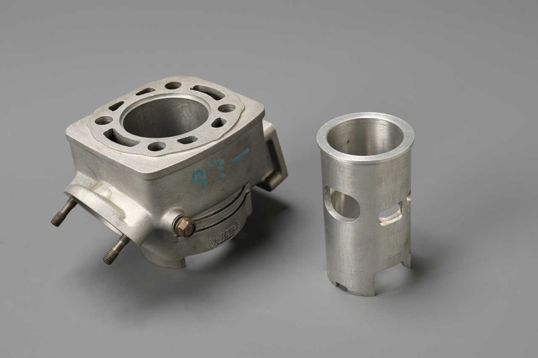 井上ボーリング|ヤマハRZ250用アルミメッキスリーブ|井上ボーリングの仕事〈#1〉エンジンで世界を笑顔に!!