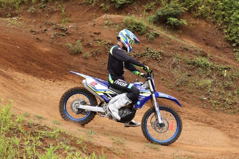 パイロンターン|ブレーキターン|アクセルターン|下り|斜面でのパイロンターン練習でスキルをさらに磨こう!〈渡辺学のオフロードライディング指南〉