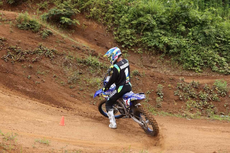 パイロンターン|ブレーキターン|アクセルターン|下り|斜面でのパイロンターン練習でスキルをさらに磨こう!〈渡辺学のオフロードライディング指南〉