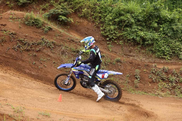 パイロンターン|ブレーキターン|アクセルターン|下り|斜面でのパイロンターン練習でスキルをさらに磨こう!〈渡辺学のオフロードライディング指南〉