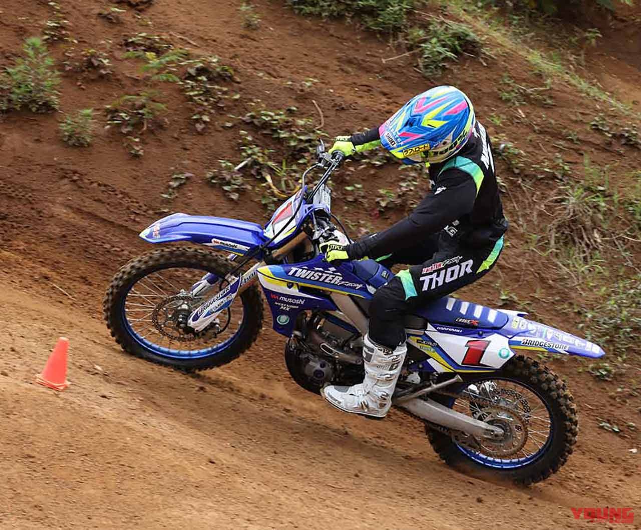 |斜面でのパイロンターン練習でスキルをさらに磨こう!〈渡辺学のオフロードライディング指南〉