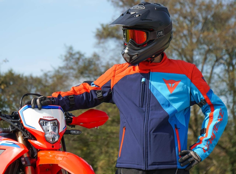 ウインタージャケット|DAINESE|林道ツーリング|RANCH TEX JACKET|動きやすい防寒ウエアで冬の林道へ!! 最旬ウインタージャケットコレクション〈前編〉