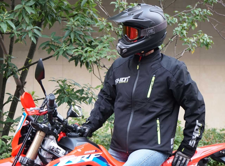 ウインタージャケット|林道ツーリング|SHOT|ウォータープルーフエンデューロジャケット|最旬ウインタージャケットコレクション〈後編〉動きやすい防寒ウエアで冬の林道へ!!