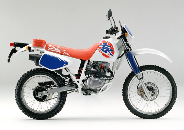 Honda XLR200R|中途半端とは言わせない! 排気量200ccクラスモデル×厳選5台【愛と青春のオフロードバイクを振り返る】