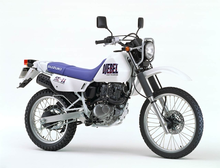 Suzuki DJEBEL200|中途半端とは言わせない! 排気量200ccクラスモデル×厳選5台【愛と青春のオフロードバイクを振り返る】