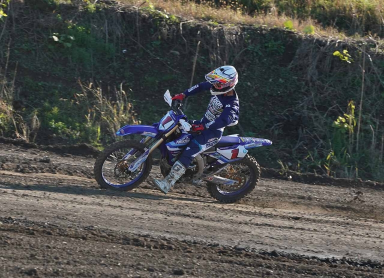 ダートトラック|オーバル|U字ライン|YZ250FX|スライドコントロールが驚くほど身につく!!〈渡辺学のオフロードライディング指南〉