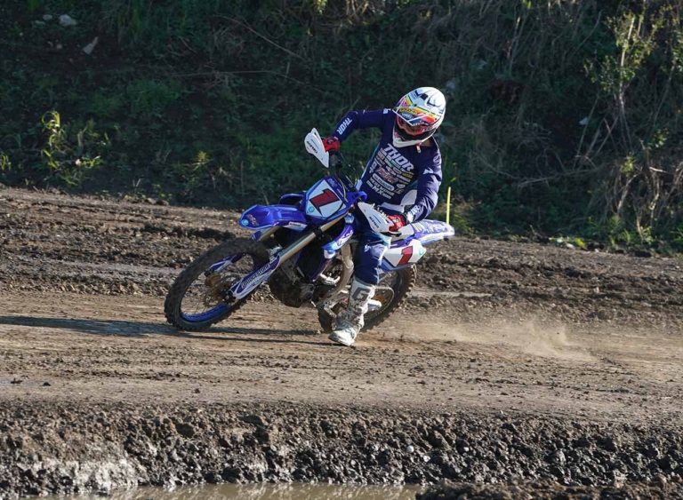 ダートトラック|オーバル|U字ライン|YZ250FX|スライドコントロールが驚くほど身につく!!〈渡辺学のオフロードライディング指南〉