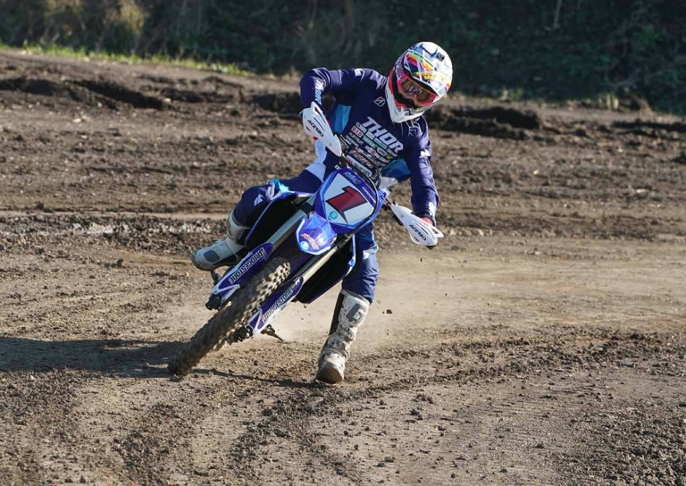 ダートトラック|オーバル|U字ライン|YZ250FX|スライドコントロールが驚くほど身につく!!〈渡辺学のオフロードライディング指南〉