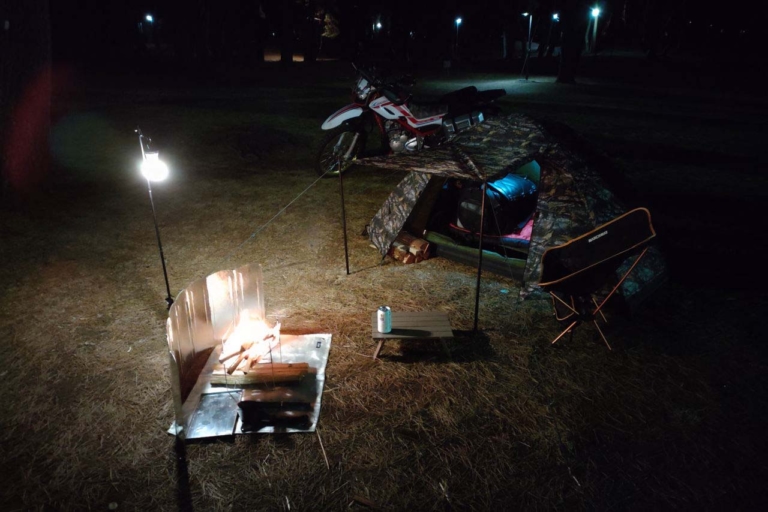 ワークマン|キャンプ|【-1.5℃、寝れんのか!】ワークマンのテント(4900円)でソロキャンプしてみた【発売から1年の人気モデル】