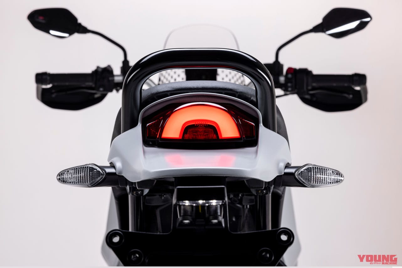 ドゥカティ・デザート・エックス テールランプ|ドゥカティが本格アドベンチャー「デザートX」を発表! エンジンは水冷Lツイン