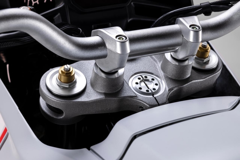 ドゥカティ・デザート・エックス ステム|ドゥカティが本格アドベンチャー「デザートX」を発表! エンジンは水冷Lツイン