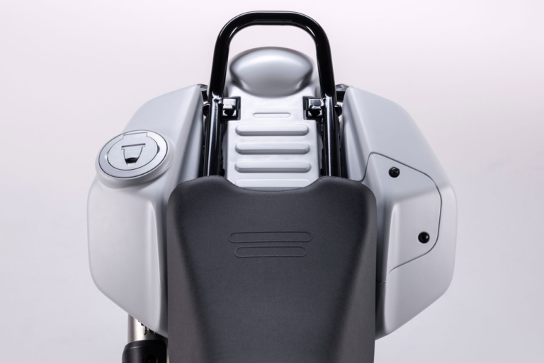 ドゥカティ・デザート・エックス 補助タンク|ドゥカティが本格アドベンチャー「デザートX」を発表! エンジンは水冷Lツイン