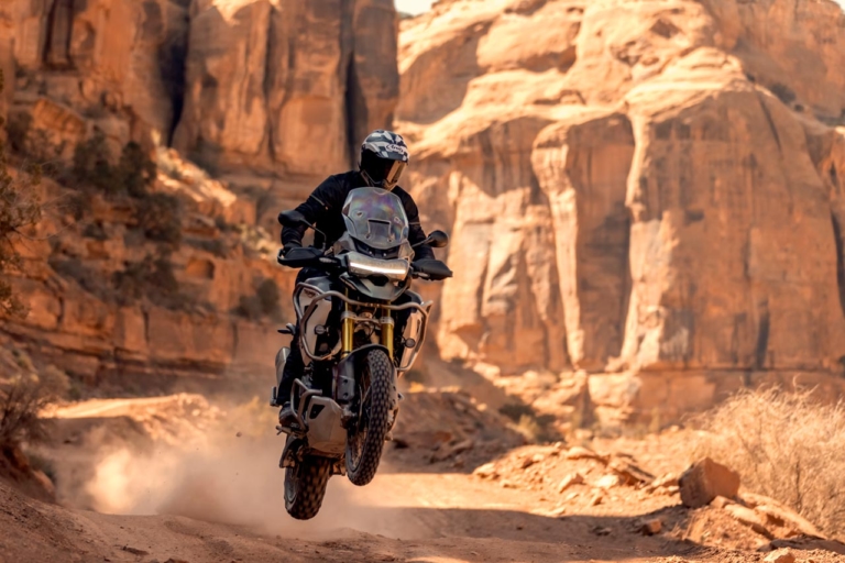 TRIUMPH TIGER 1200 RALLY PRO|ビッグ3気筒アドベンチャー、トライアンフ「タイガー1200」がフルモデルチェンジして4月発売