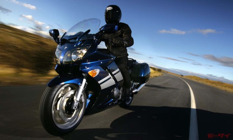 ヤマハ FJR1300ヒストリー「3000km快走ツアラー」登場から20年、4世代にわたる進化を解説