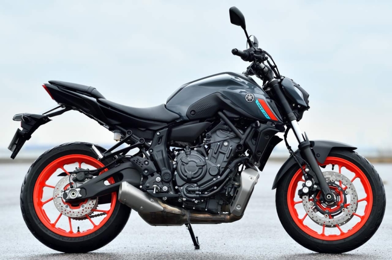 ヤマハMT-07ABS|ヤマハMT-07試乗インプレッション【ユーロ5適合の新型、秀逸なバランスは健在】