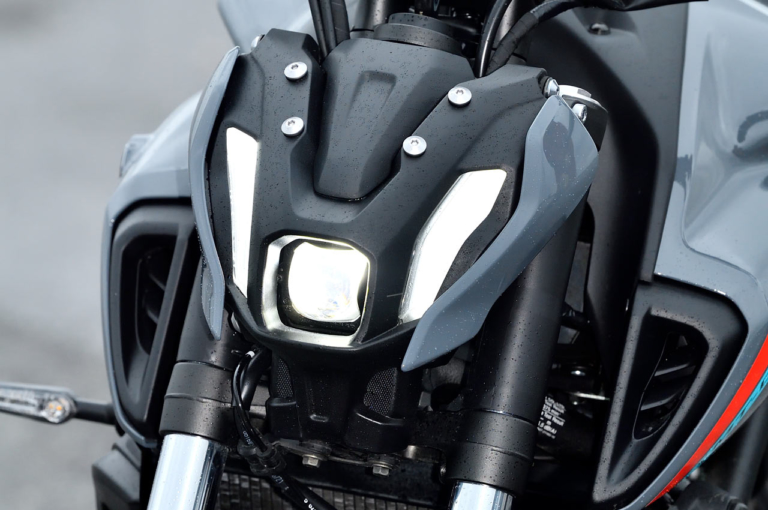 ヤマハMT-07ABS|ヘッドライト|ヤマハMT-07試乗インプレッション【ユーロ5適合の新型、秀逸なバランスは健在】